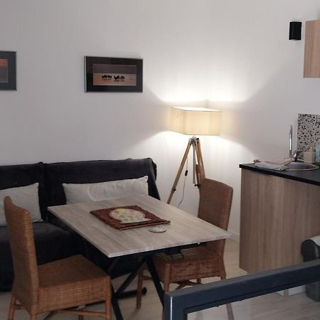Studio Avec Terrasse Arles Bagian luar foto