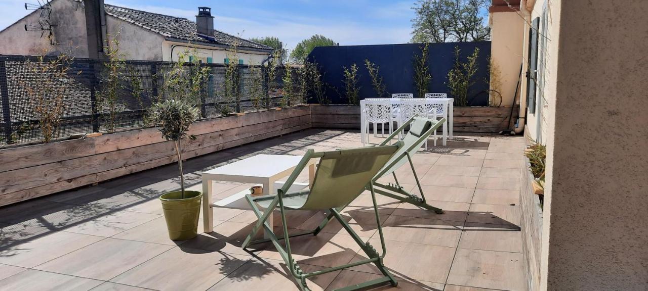 Studio Avec Terrasse Arles Bagian luar foto